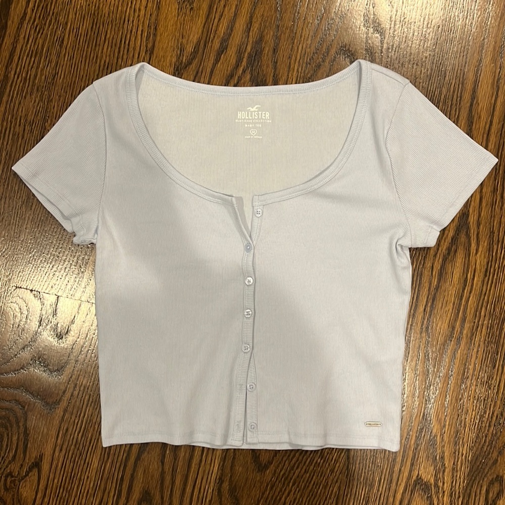 Hollister top